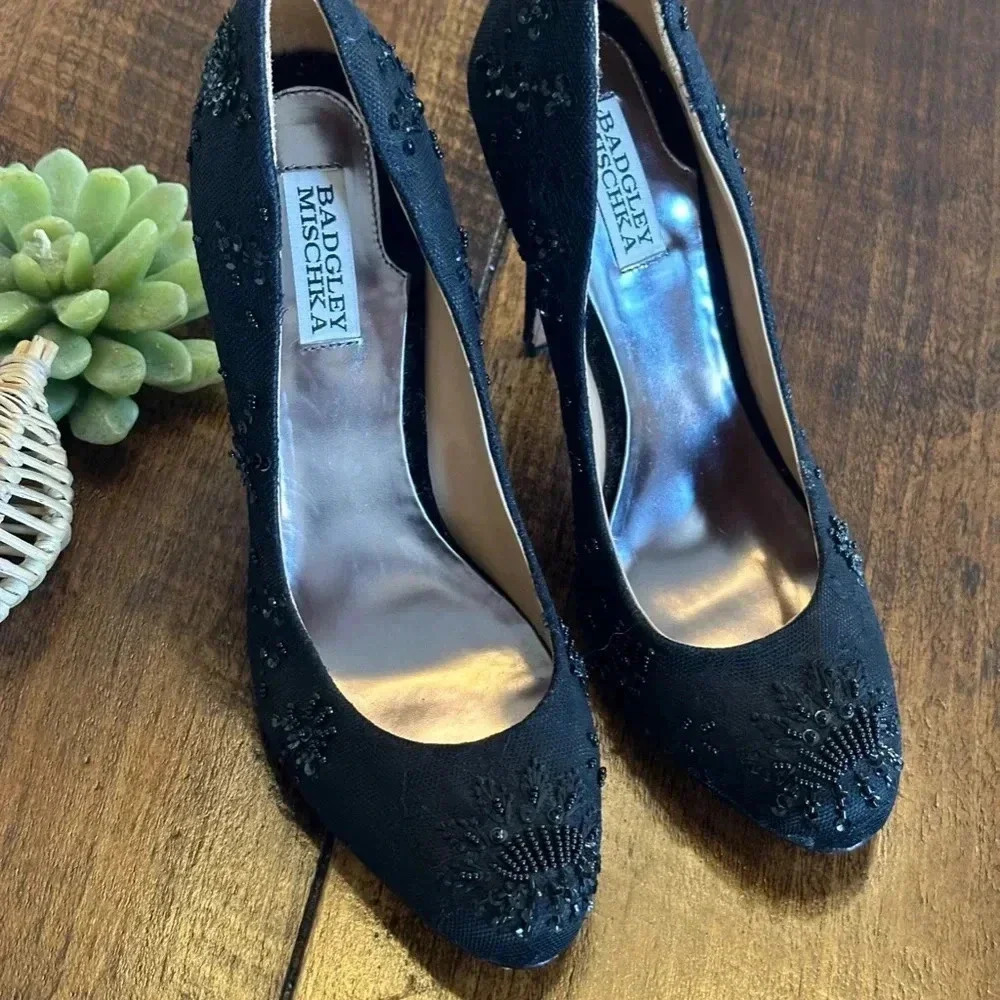 Badgley Mischka | Black Sanoma Beaded Lace Pumps - Picture 5 of 10